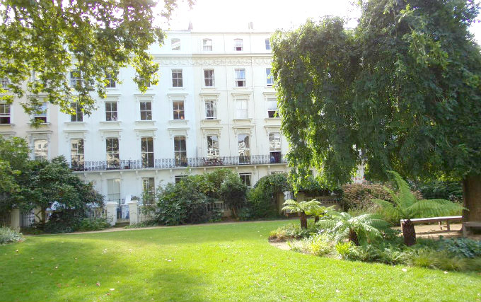 The attractive gardens and exterior of Wedgewood Hotel London