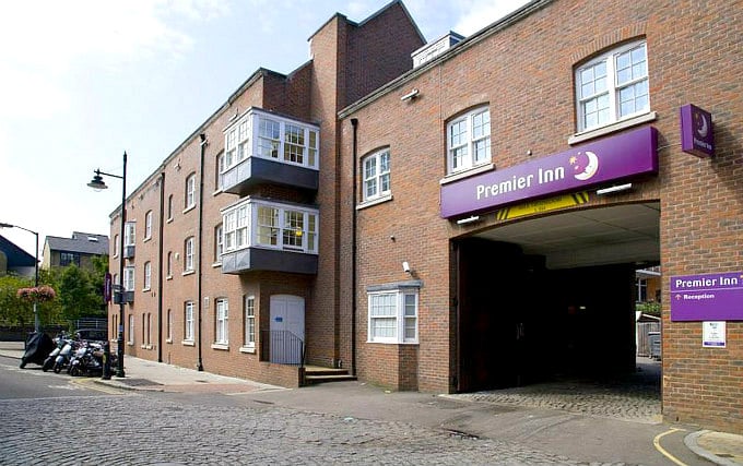 Premier Inn London Southwark, London | Book on TravelStay.com