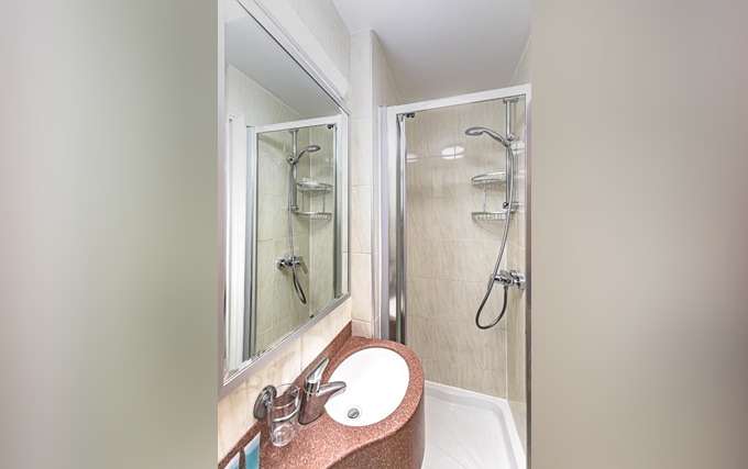 A typical shower system at Nayland Hotel London