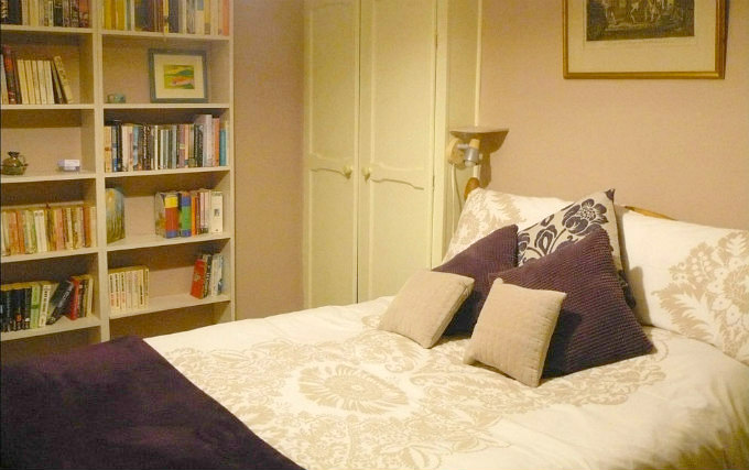 A double room at Barnes Bed and Breakfast