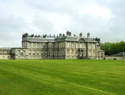 Book a hotel near Hopetoun House